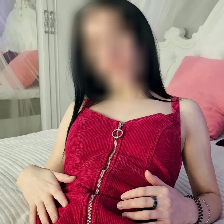 Denise, 22