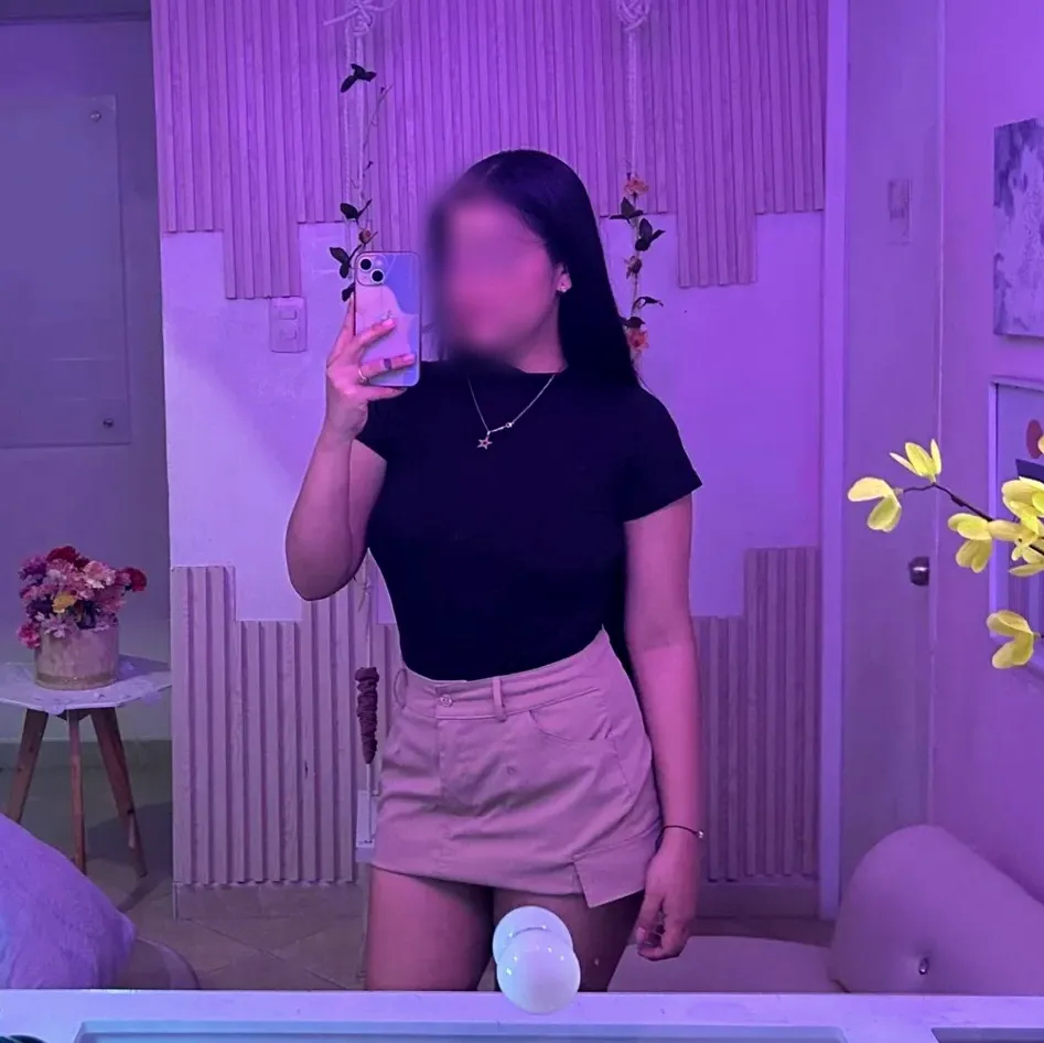Isabell, 23