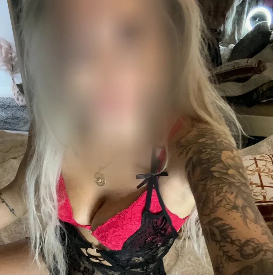 Leonie, 36
