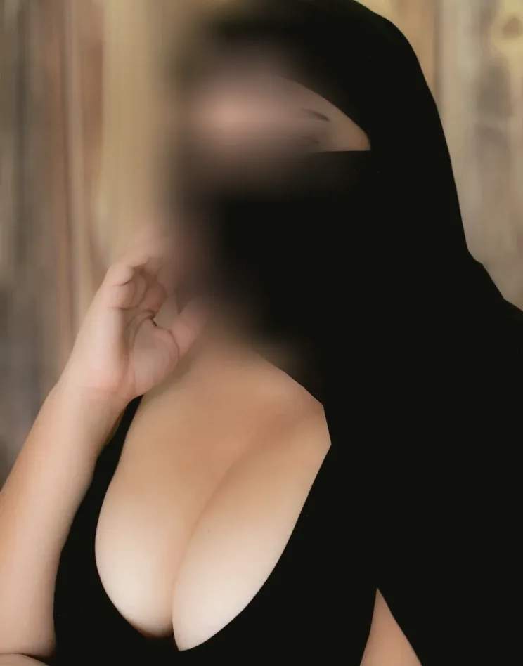 Melina, 36