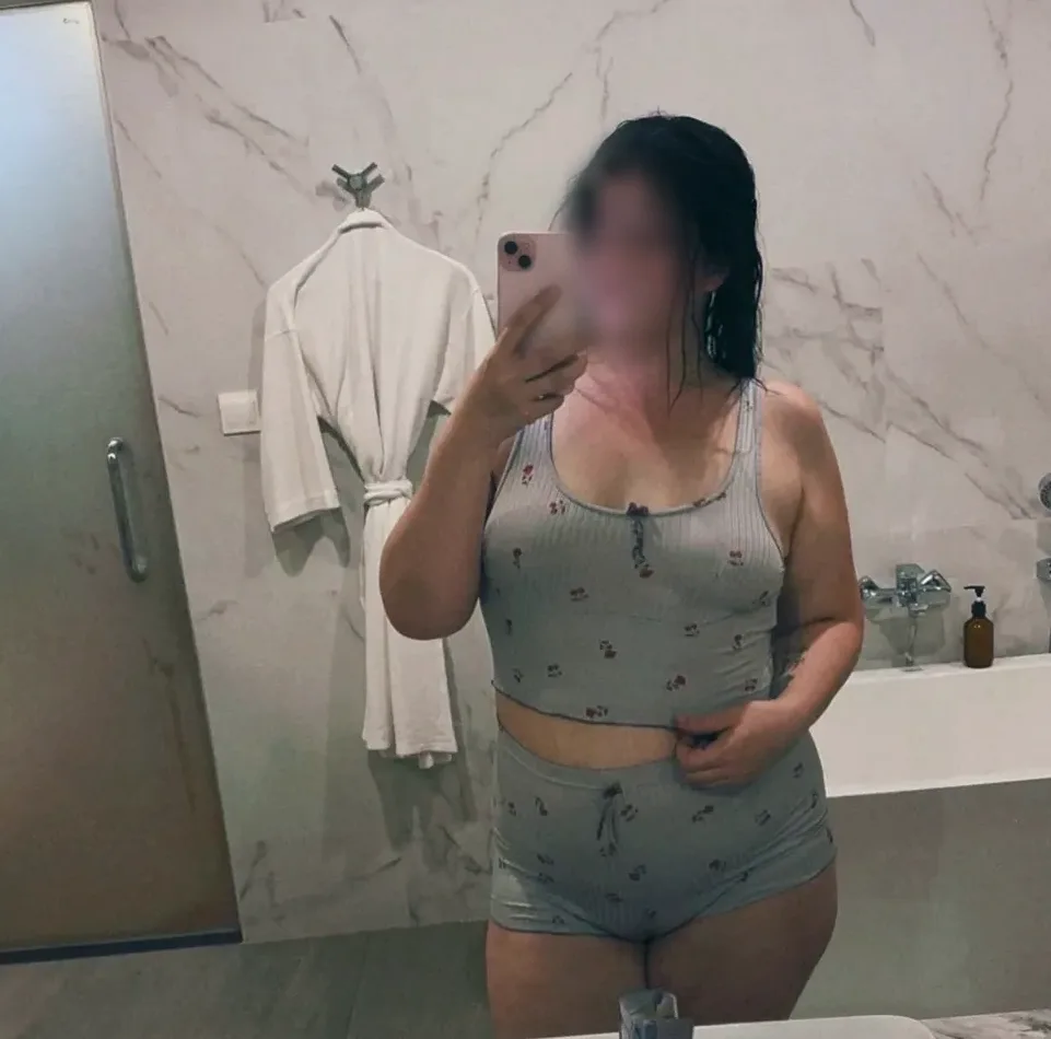 Nele, 27