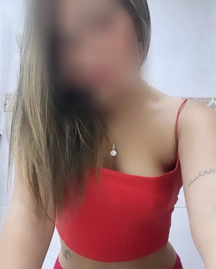 Özlem, 28