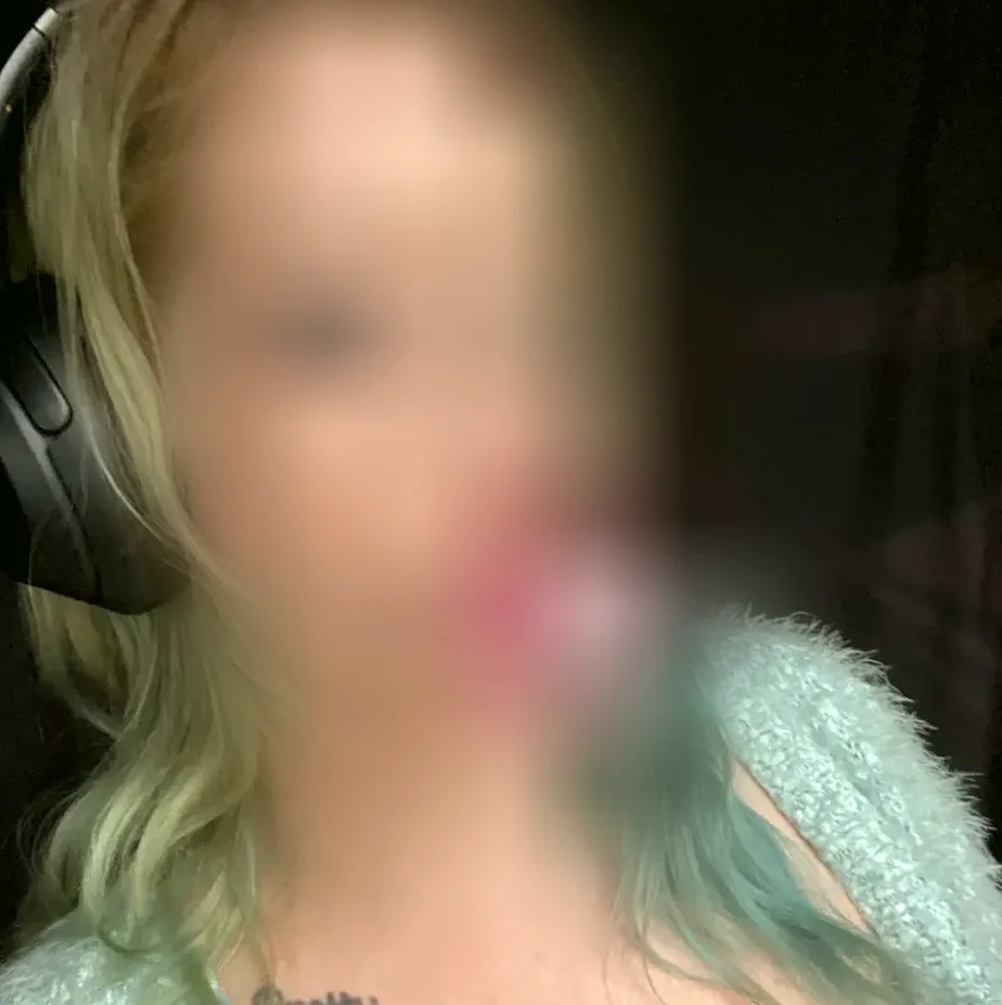 Thea, 35